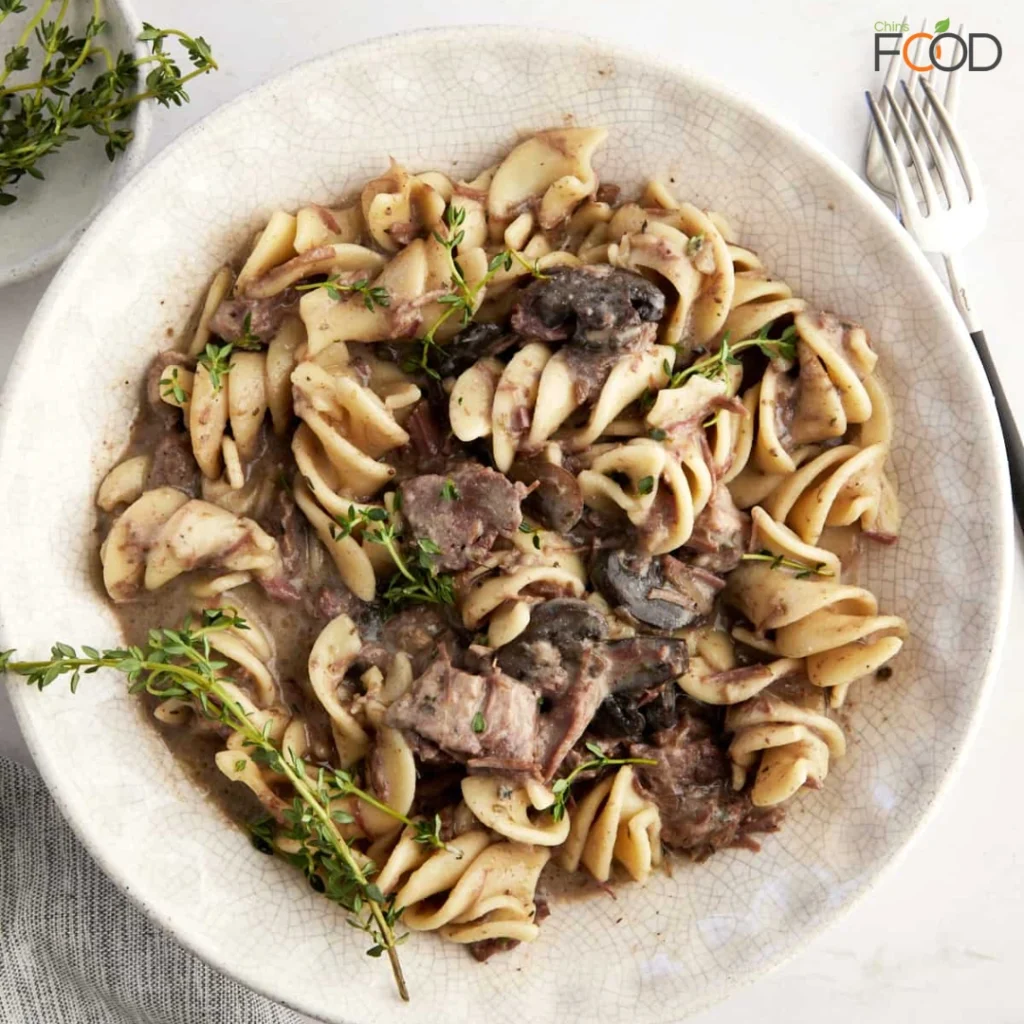 slow cooker beef stroganoff
